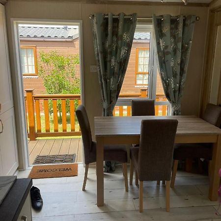 Fern Lodge With Hot Tub Stonham Aspall Екстер'єр фото